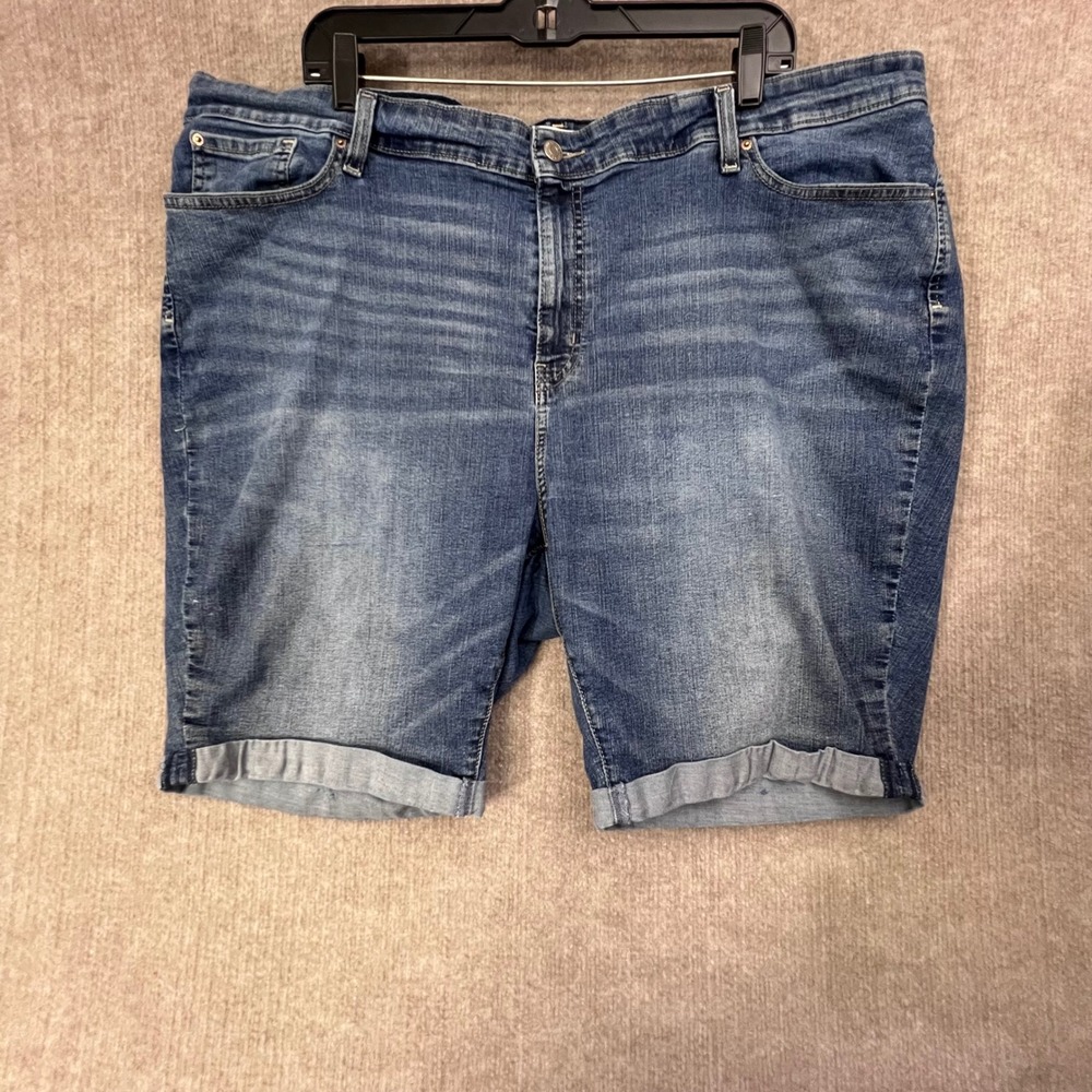 Signature by Levi Strauss 24W Bermuda Jean Shorts Mid Rise Stretch Denim Casual